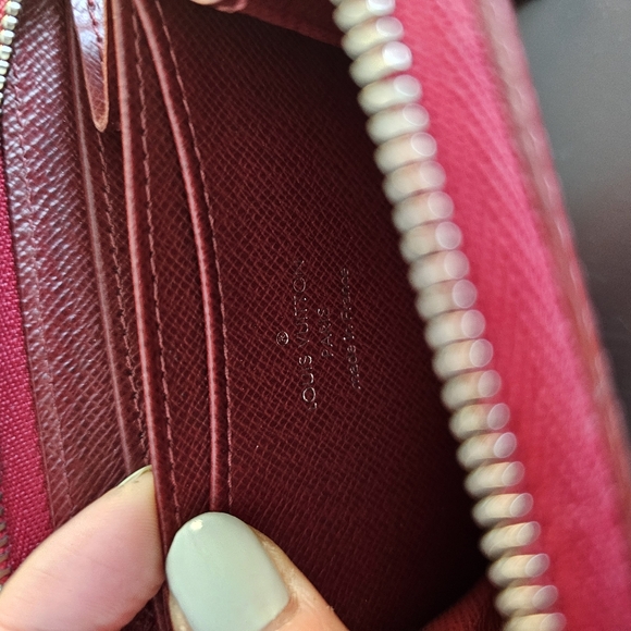 Louis Vuitton Red EPI Zippy coin card - Picture 5 of 11